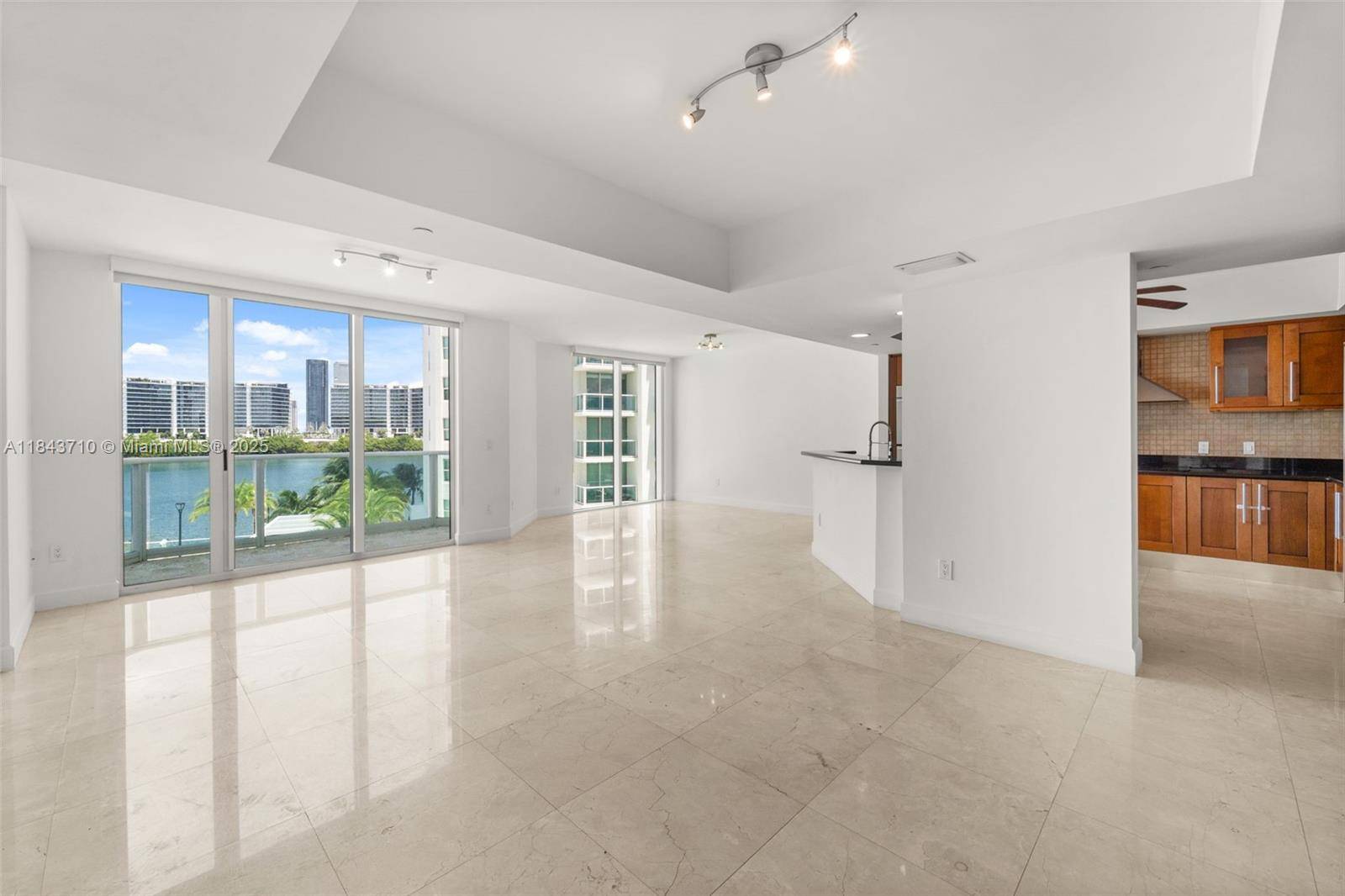 Aventura, FL 33160,3301 NE 183rd St #508
