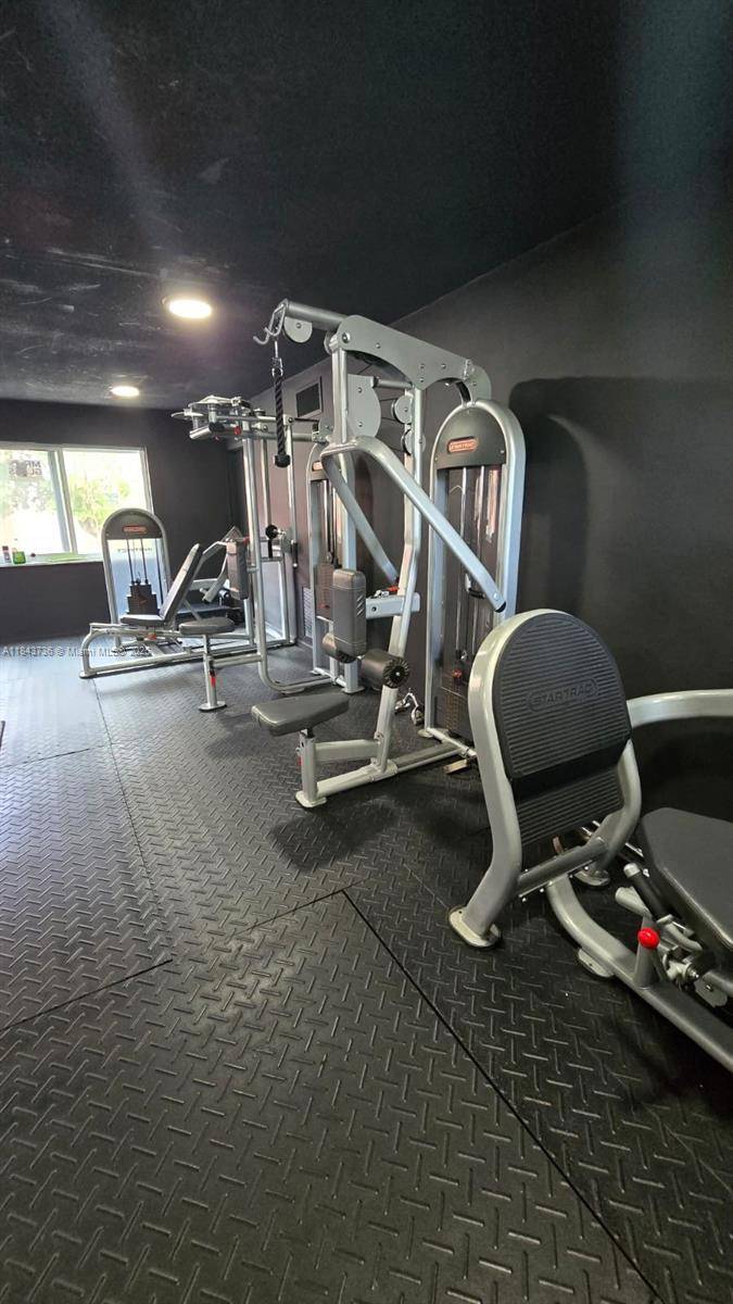 Miami, FL 33126,495 NW 72nd Ave #104