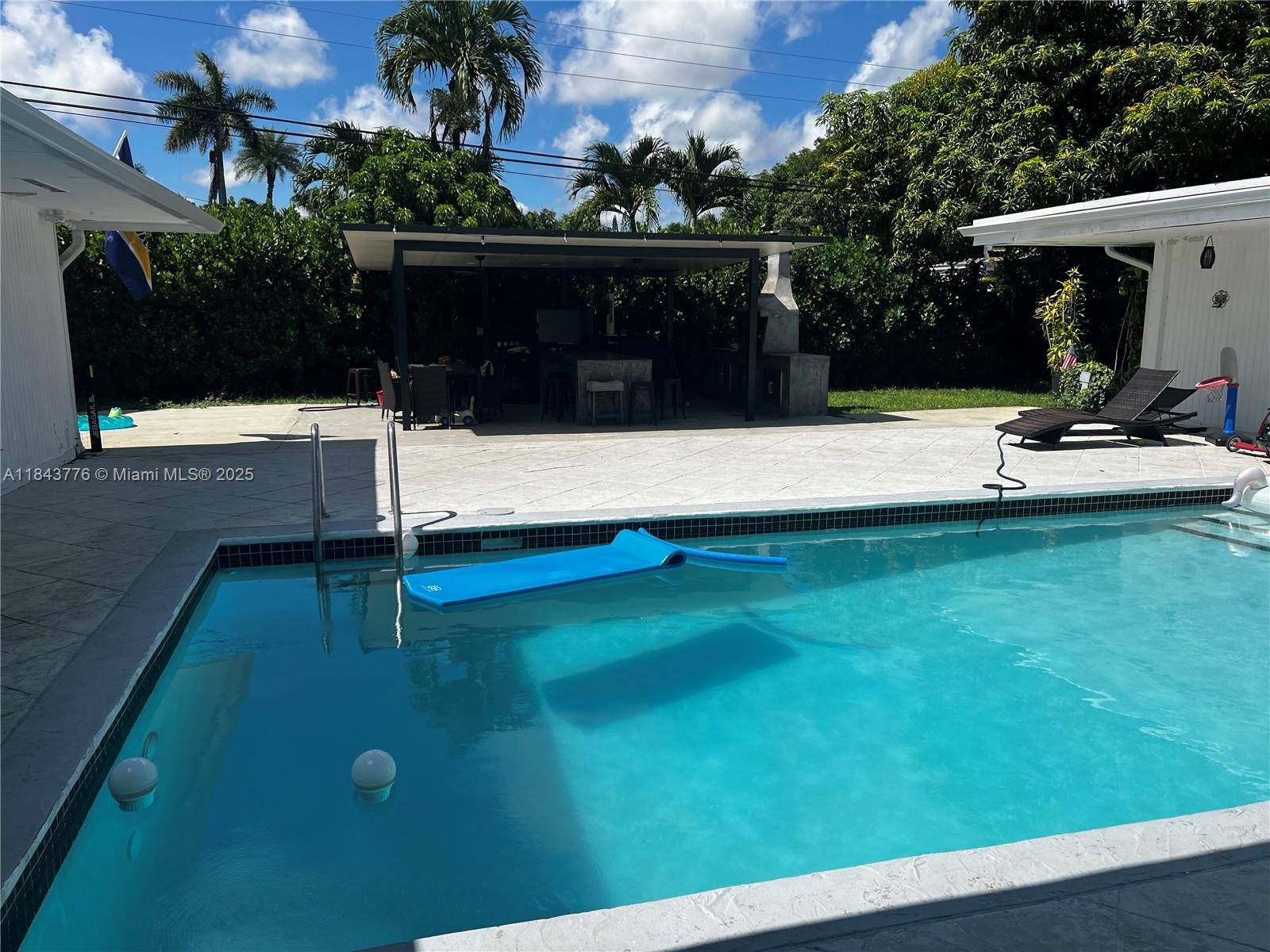 Palmetto Bay, FL 33157,8435 SW 156th St