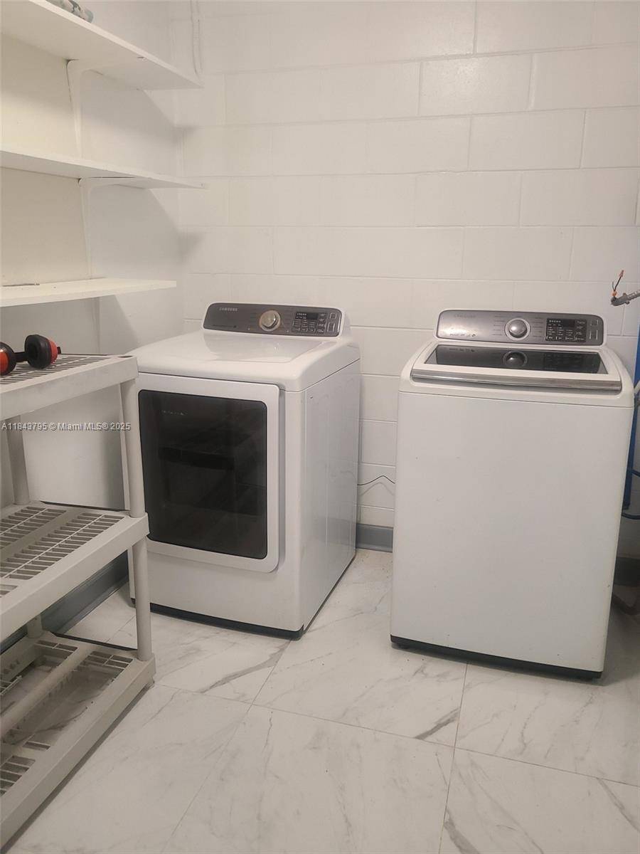 Other, FL 34741,1502 Emmett St