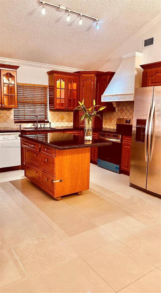 Miami, FL 33193,5700 SW 152nd Ct