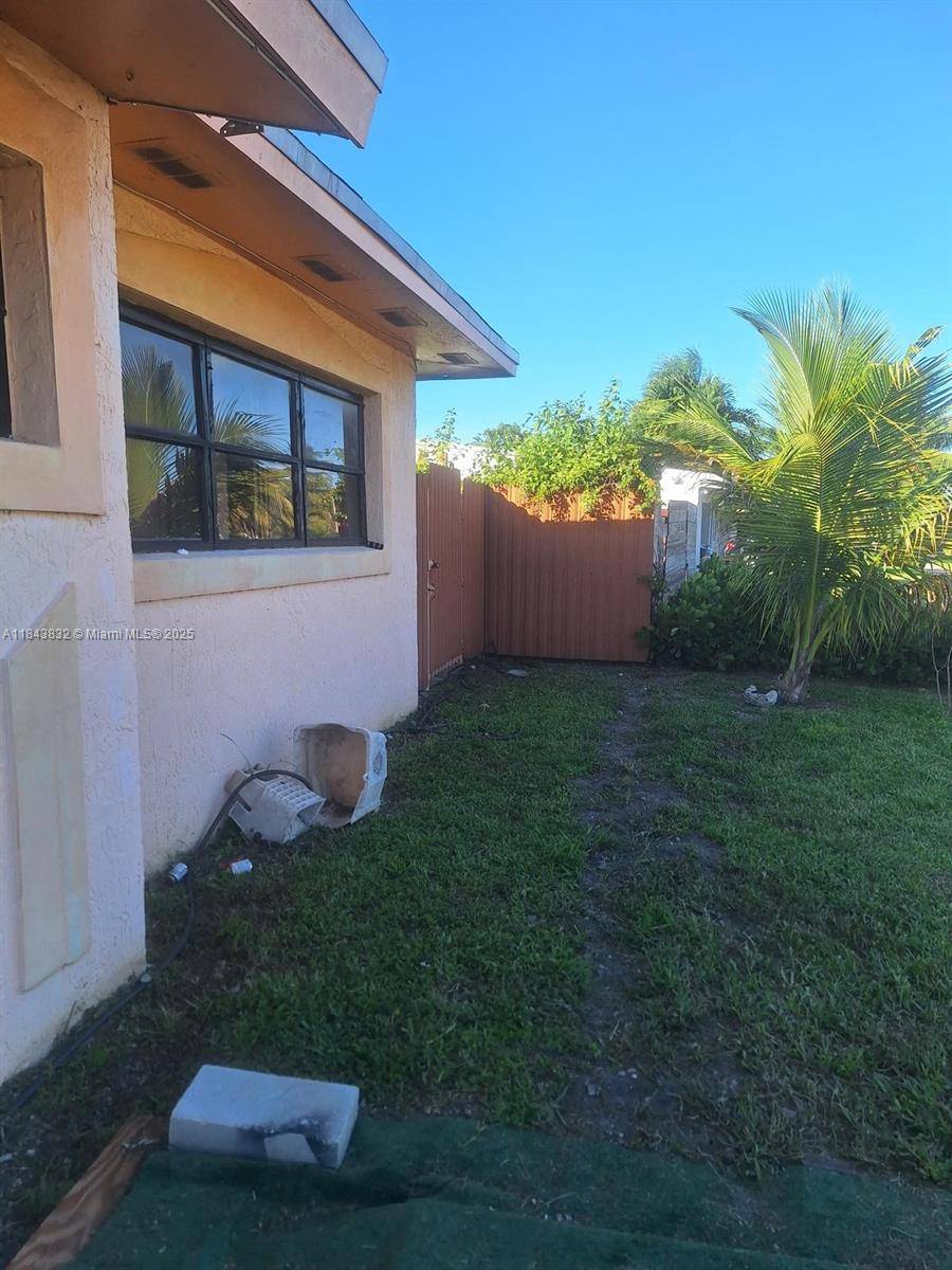 Miami Gardens, FL 33169,115 NW 193rd St #2