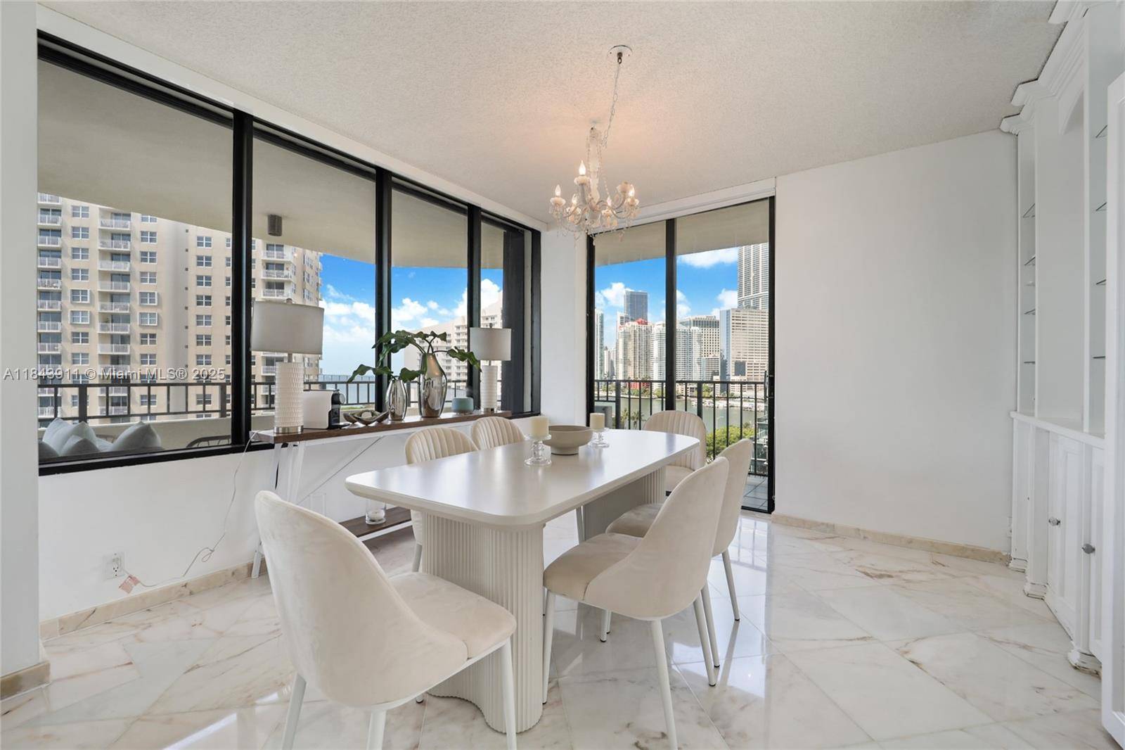 Miami, FL 33131,520 Brickell Key Dr #A1115