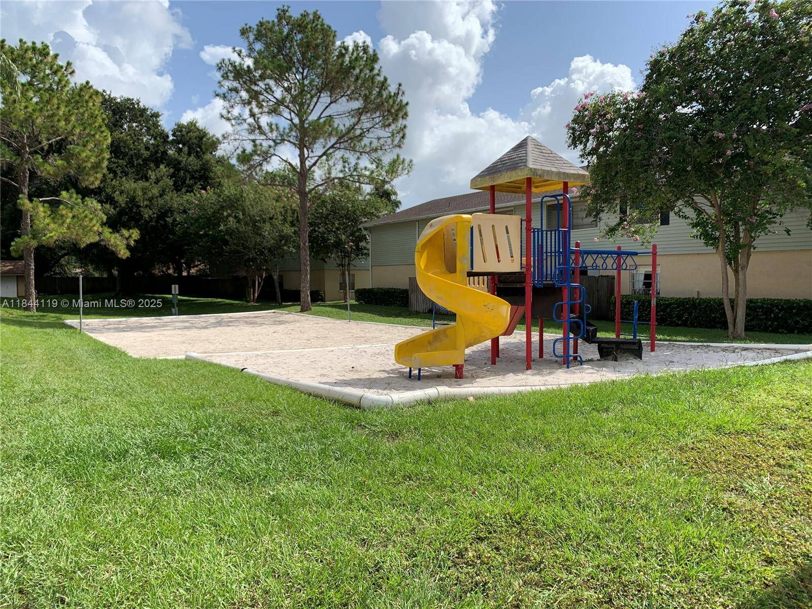 Brandon, FL 33510,540 GOLDEN RAINTREE PL #540