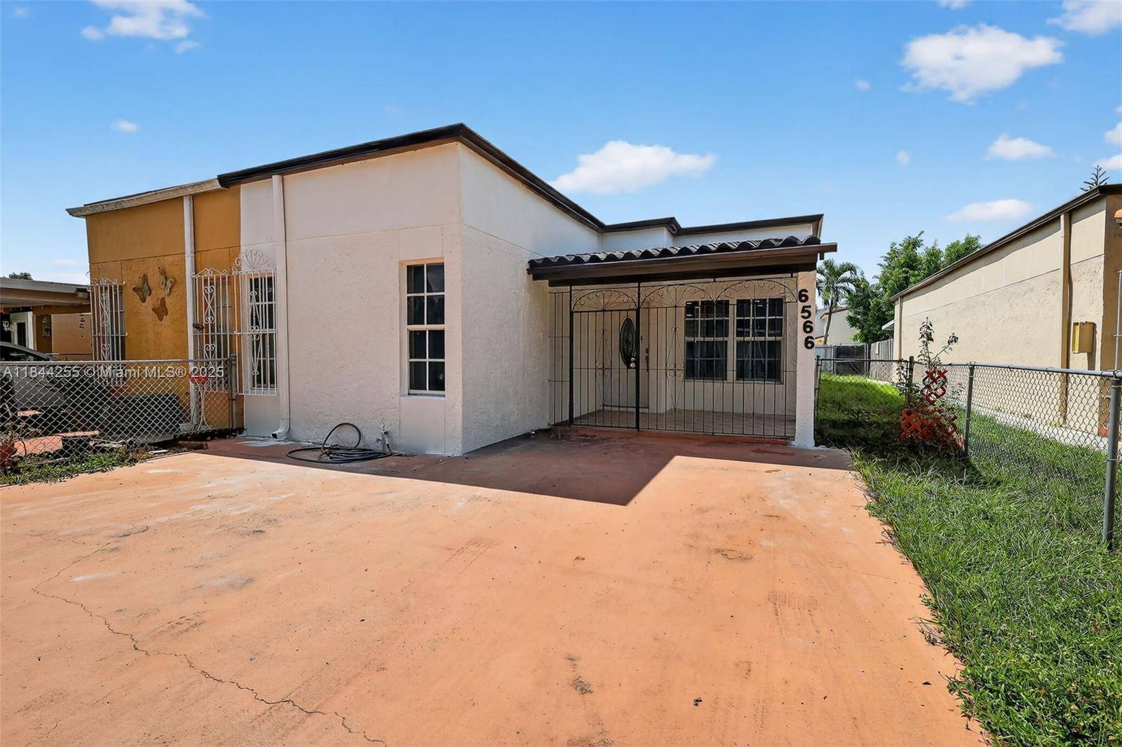 Hialeah, FL 33012,6566 W 2nd Ct #18