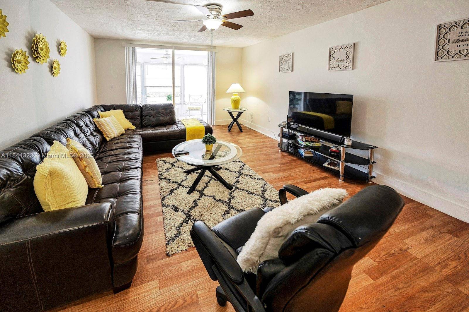 Plantation, FL 33313,7300 NW 17th St #415