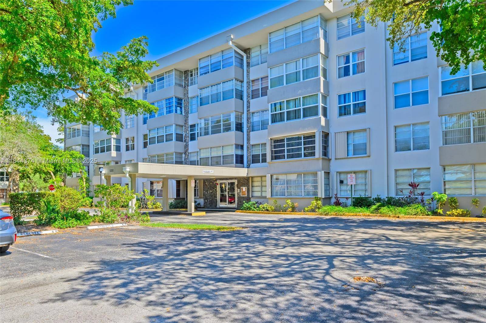 Plantation, FL 33317,6600 Cypress Rd #106
