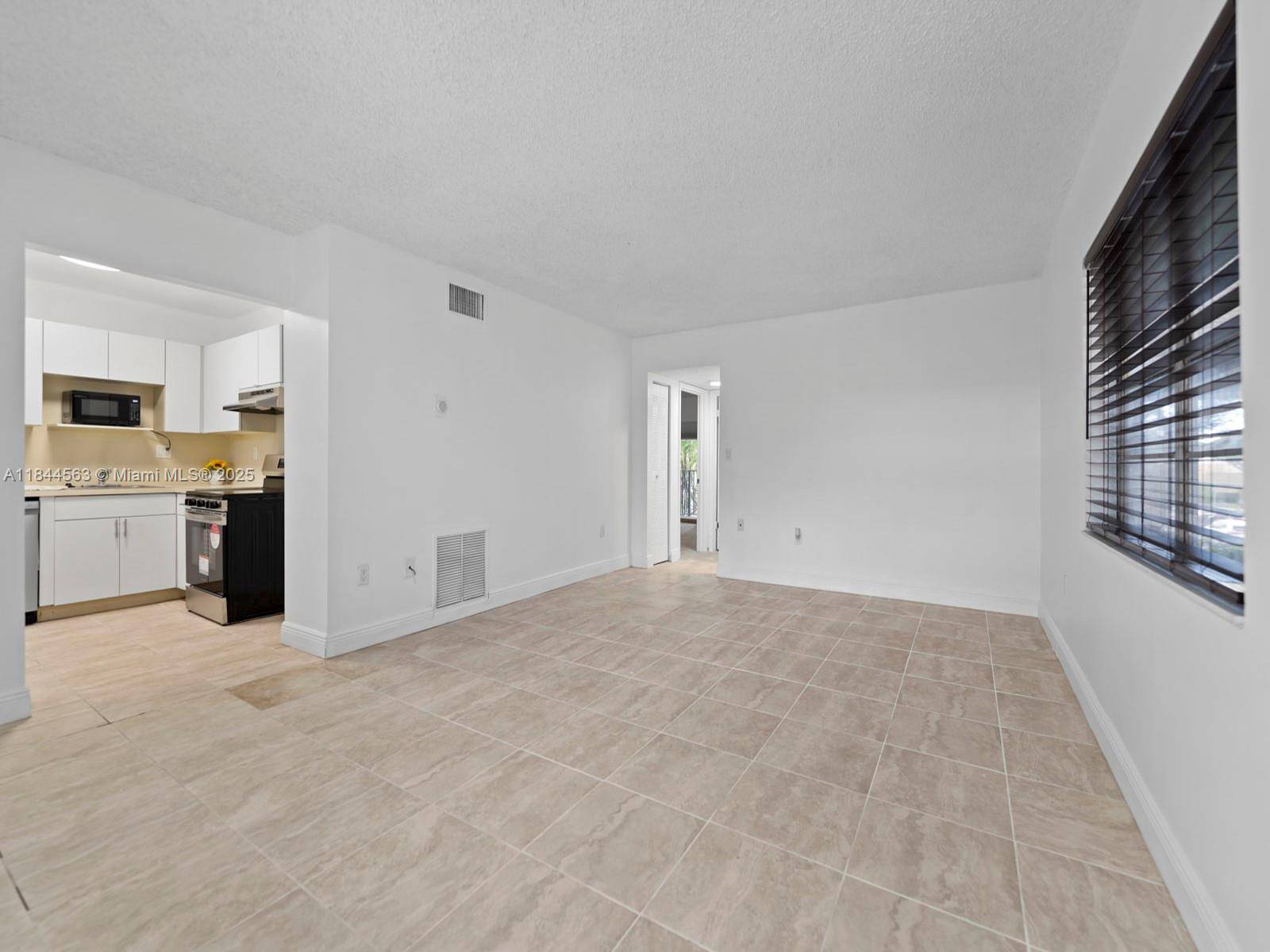 Palmetto Bay, FL 33157,15391 S Dixie Hwy 59 Hwy #59