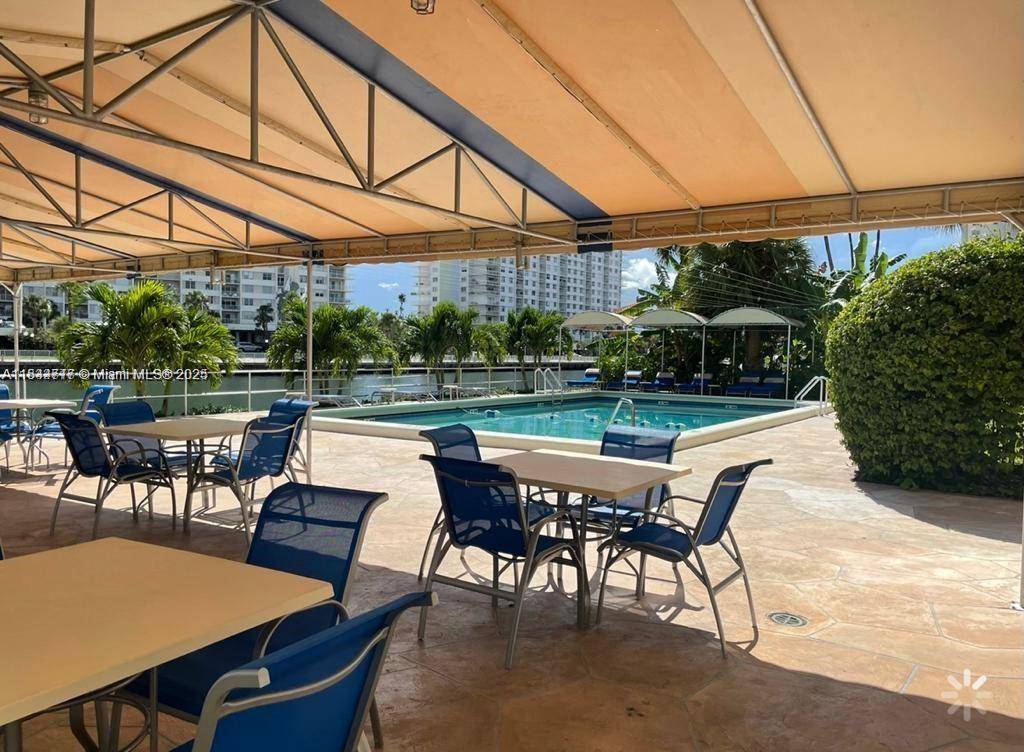 Sunny Isles Beach, FL 33160,220 Kings Point Dr #105