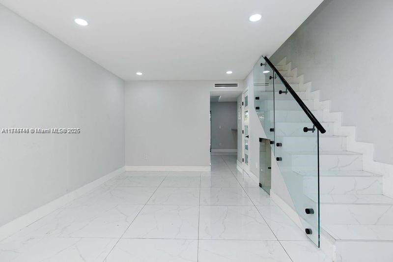 Hialeah, FL 33016,5431 W 22nd Ct #107