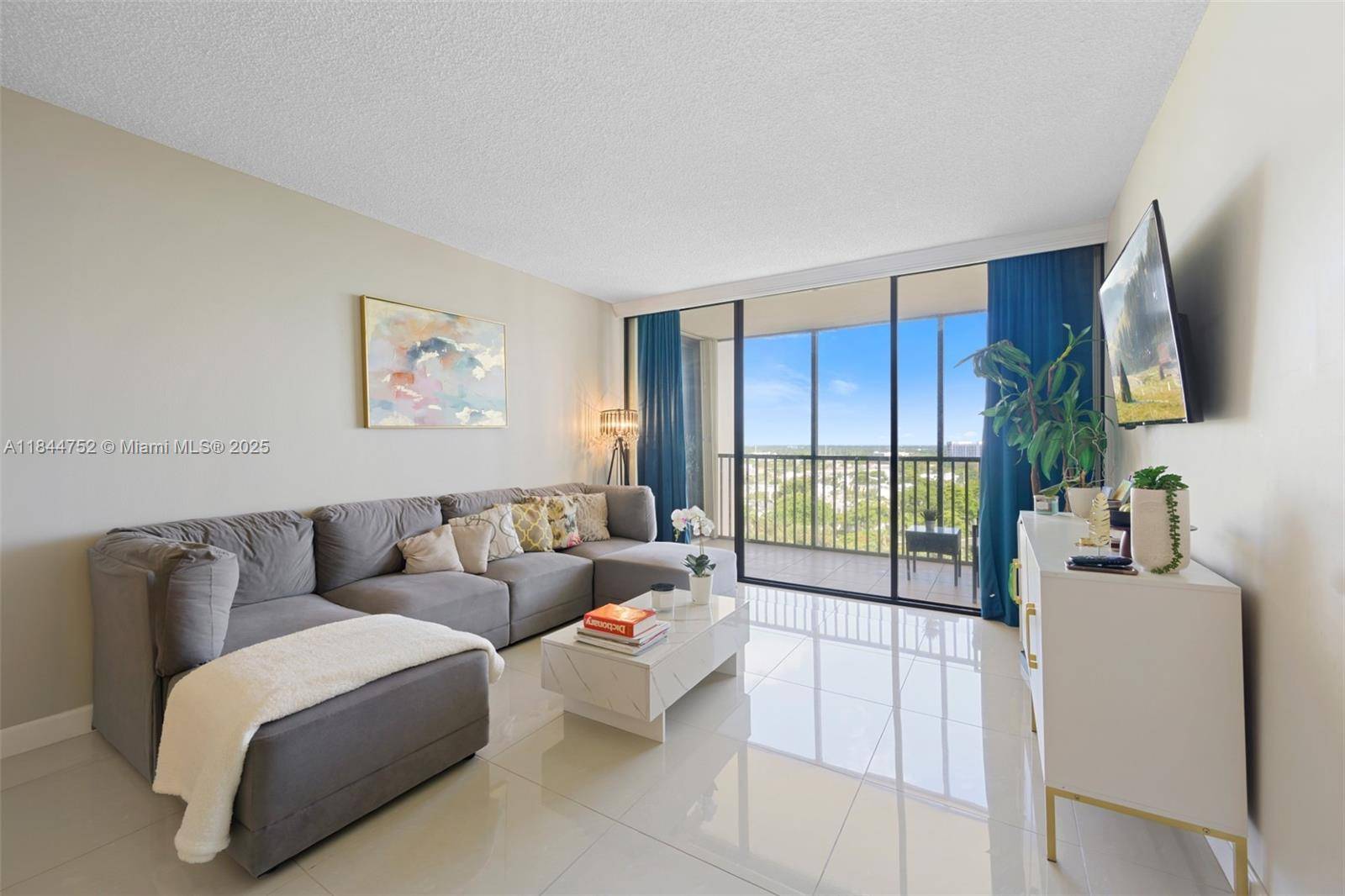 Aventura, FL 33180,20335 W Country Club Dr #1402