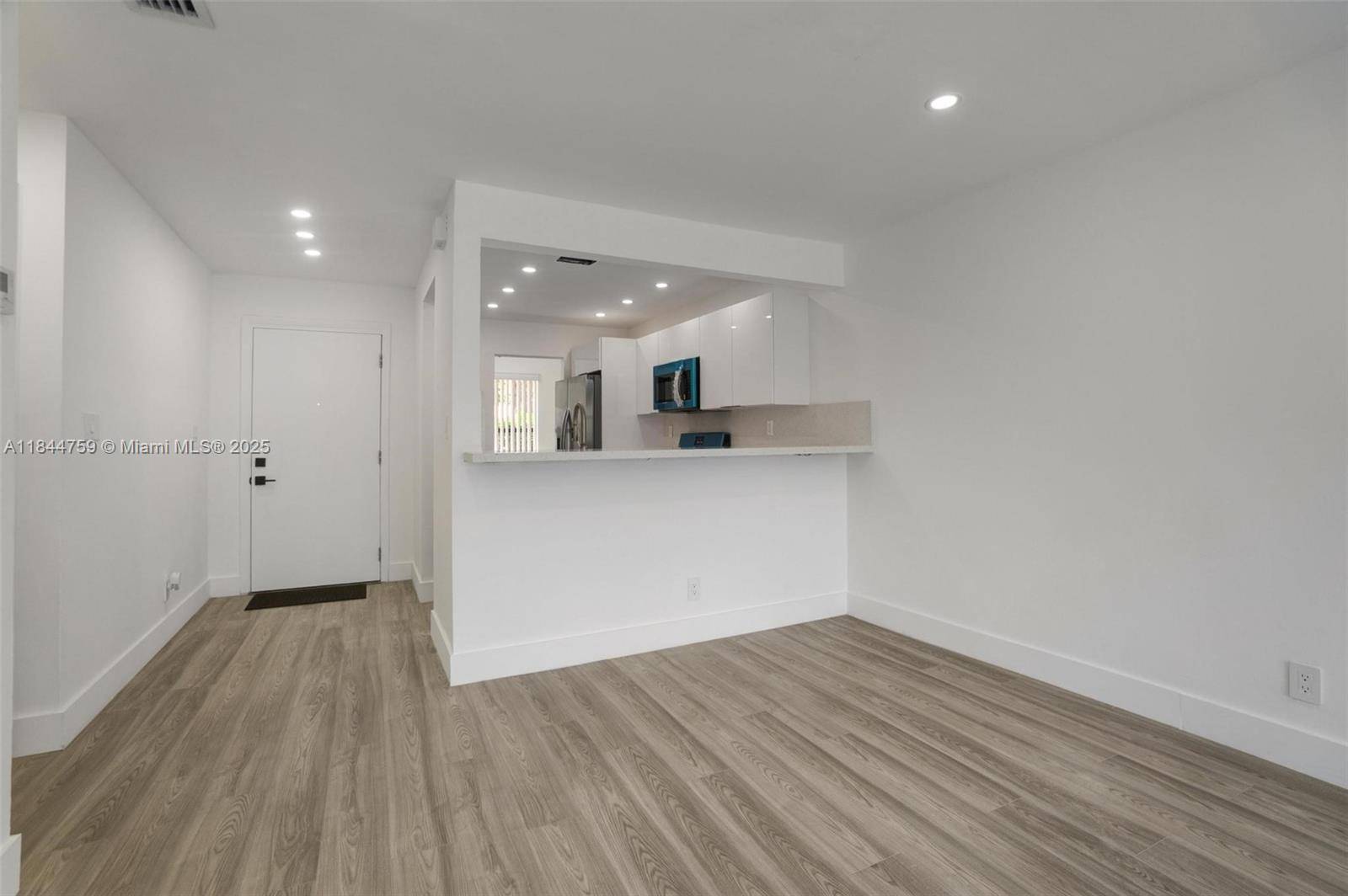 Sunrise, FL 33351,8041 NW 41st court