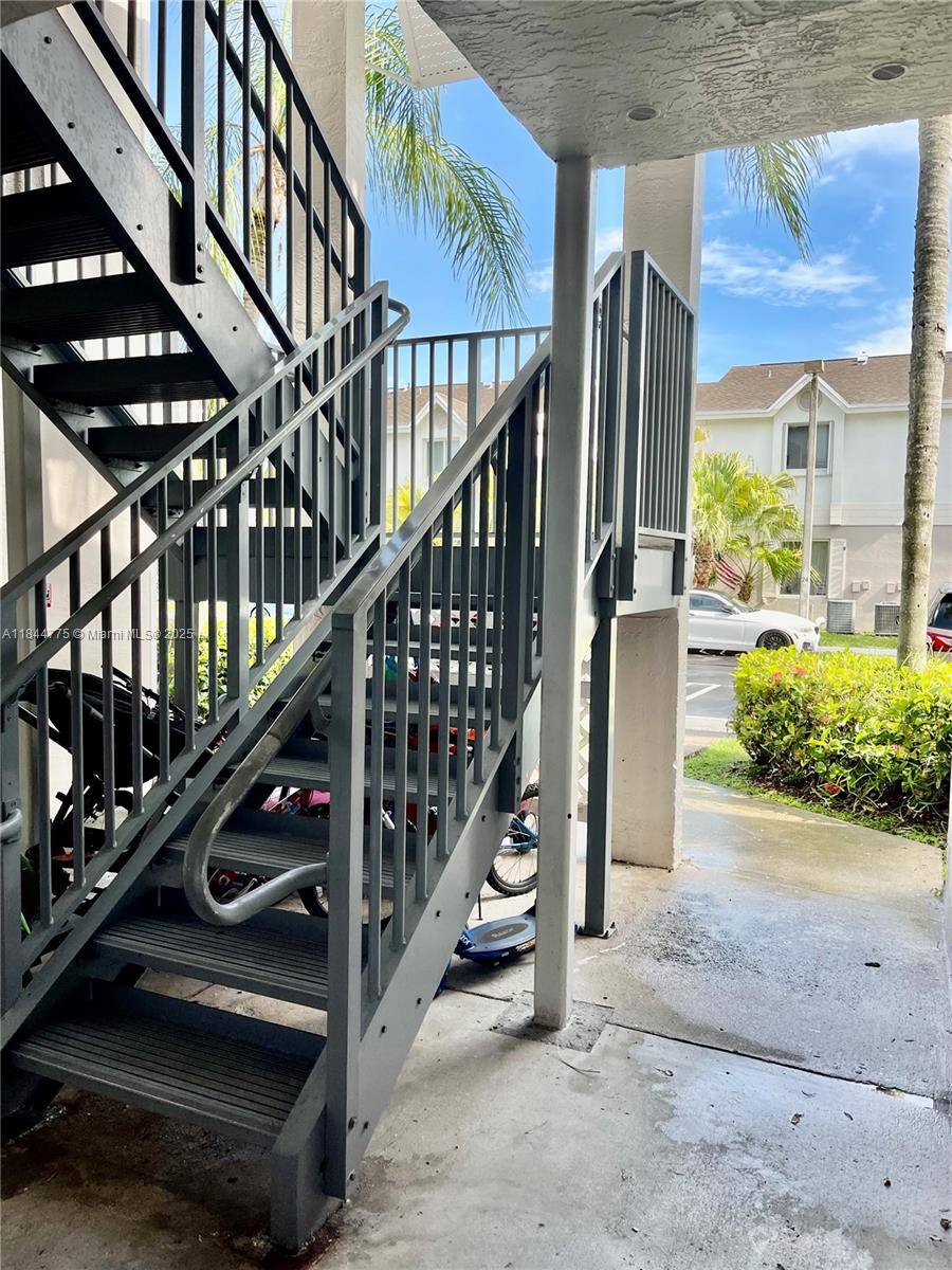 Hialeah, FL 33015,6725 NW 174th Ter #E-12