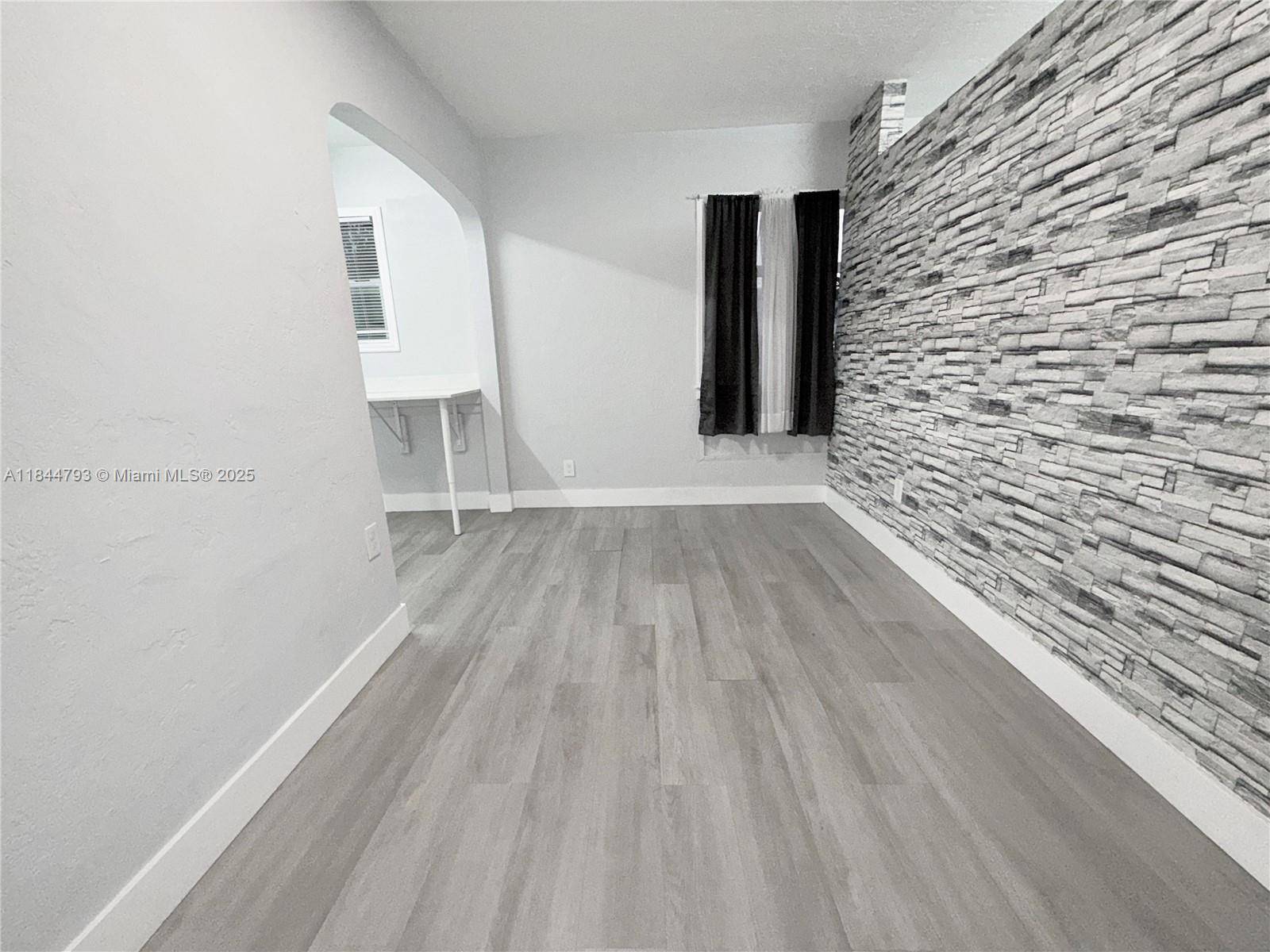 Hollywood, FL 33020,1815 Mckinley St #8