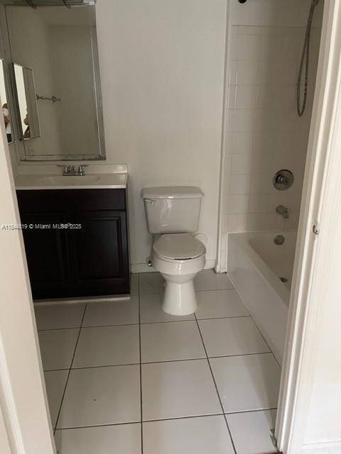 Miramar, FL 33025,2494 Centergate Dr #102