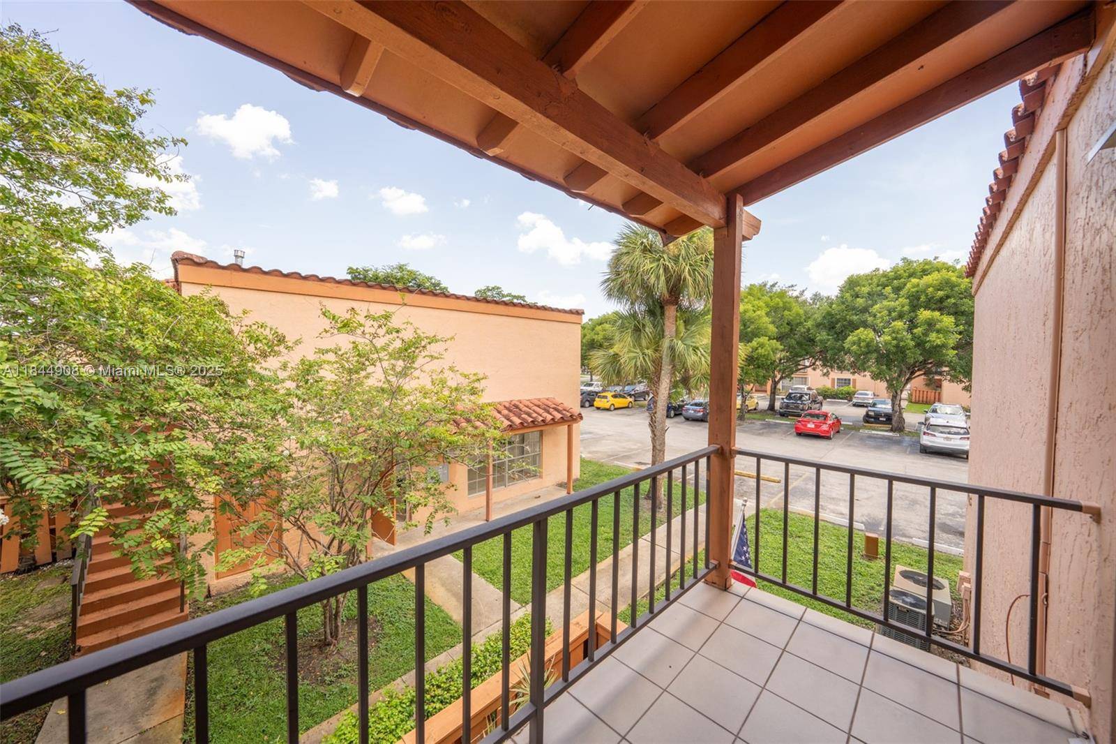 Miami Lakes, FL 33014,7208 Fairway Dr #I6