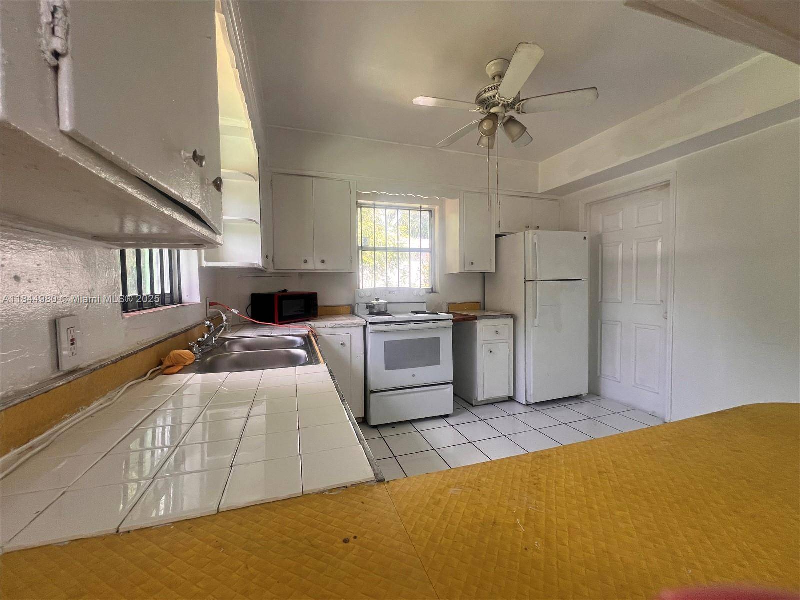 Miami, FL 33181,1720 NE 148th St #Right Door