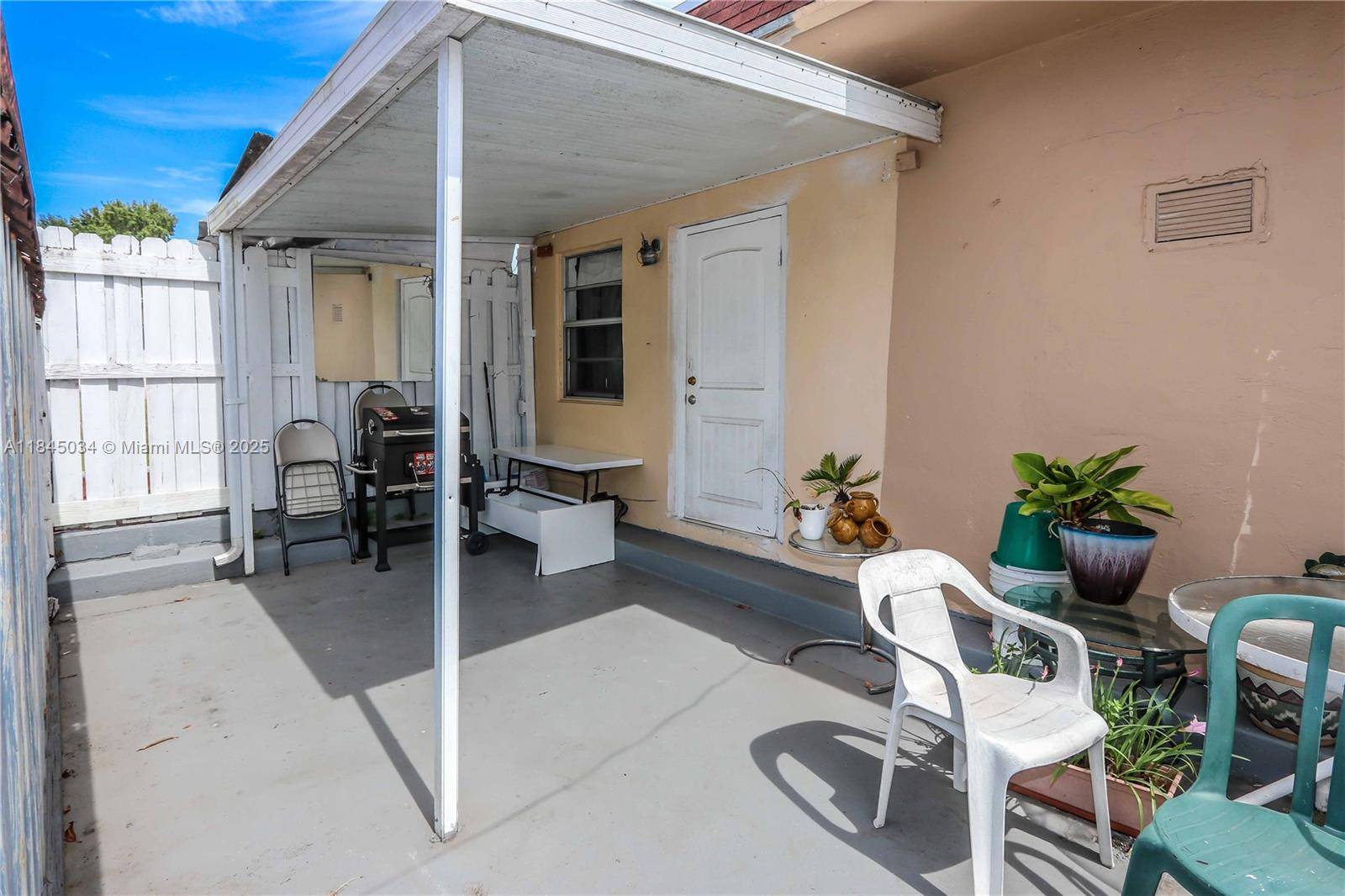 Hialeah, FL 33012,190 W 33rd St