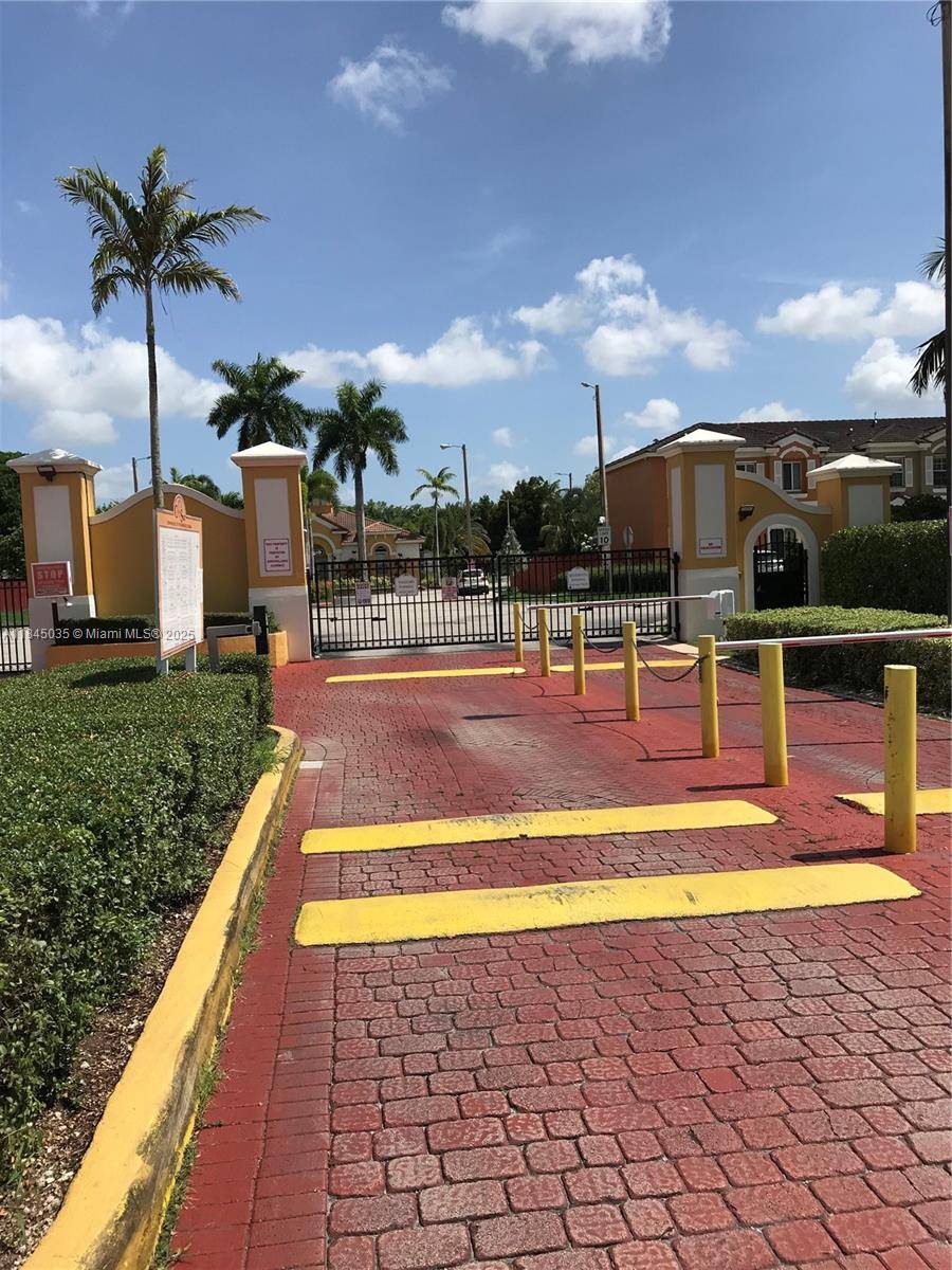 Homestead, FL 33030,170 SE 6th Rd