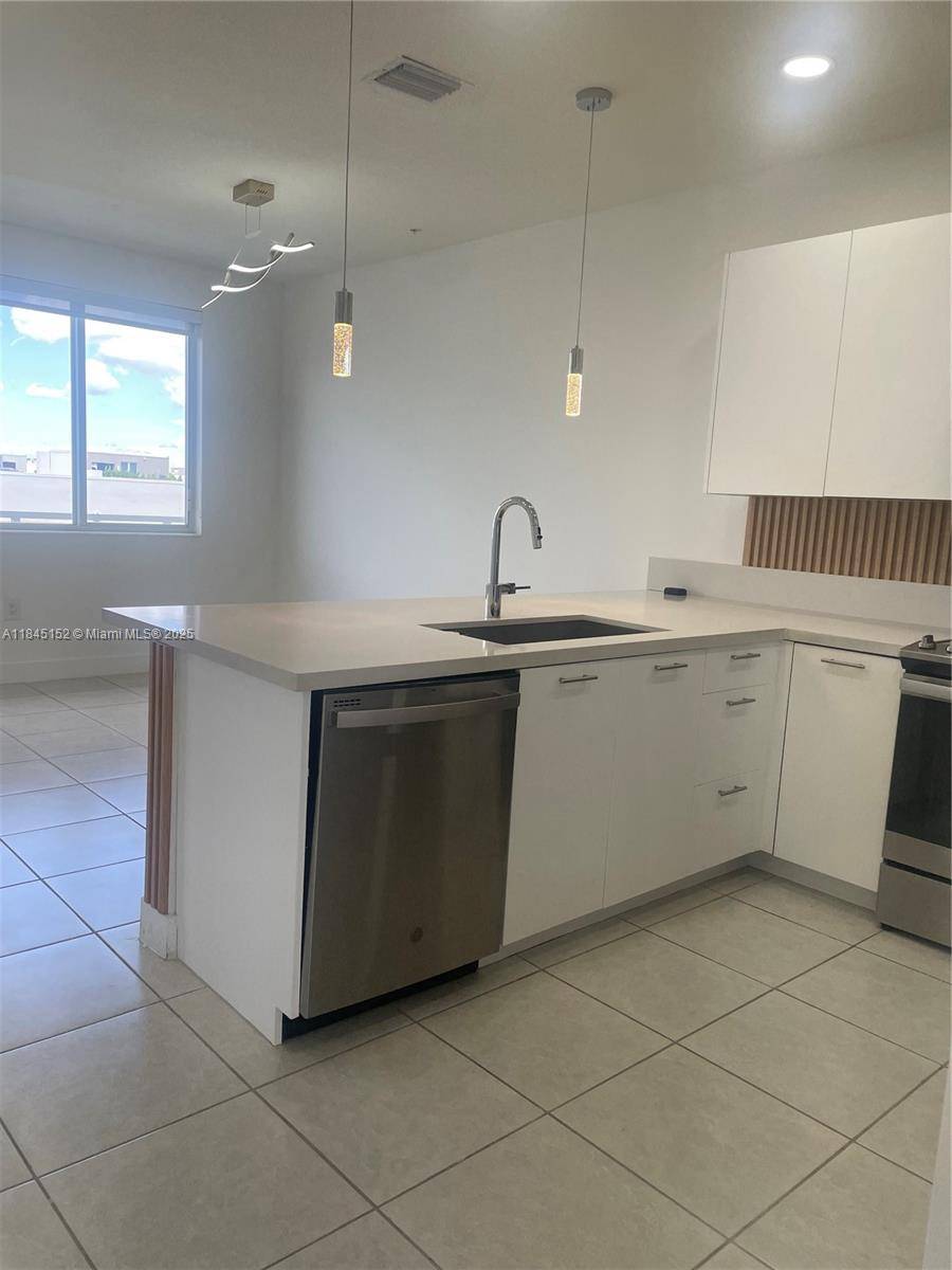 Doral, FL 33178,6455 NW 103rd Pl #304