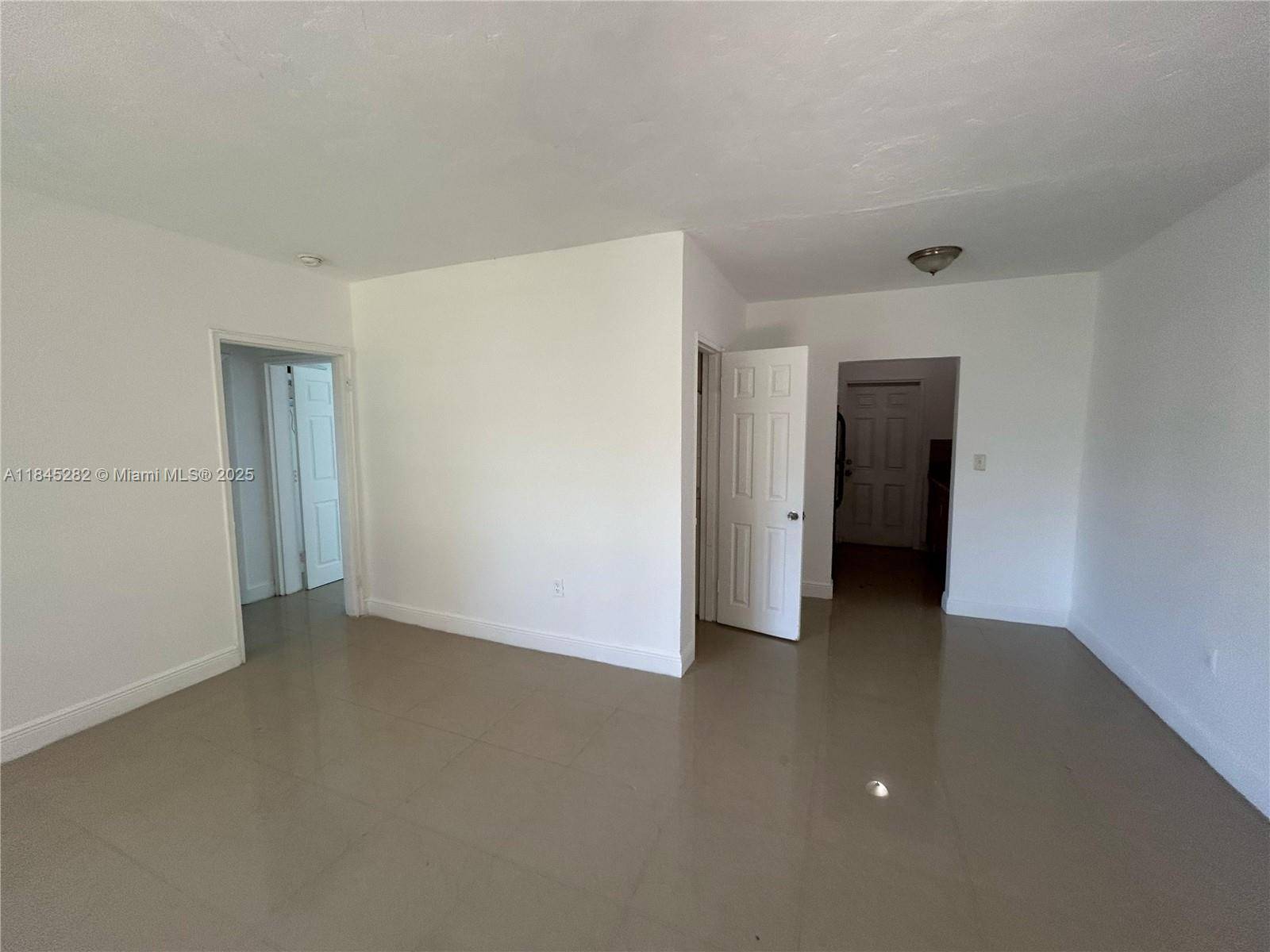 Miami Beach, FL 33141,8321 Crespi Blvd #4