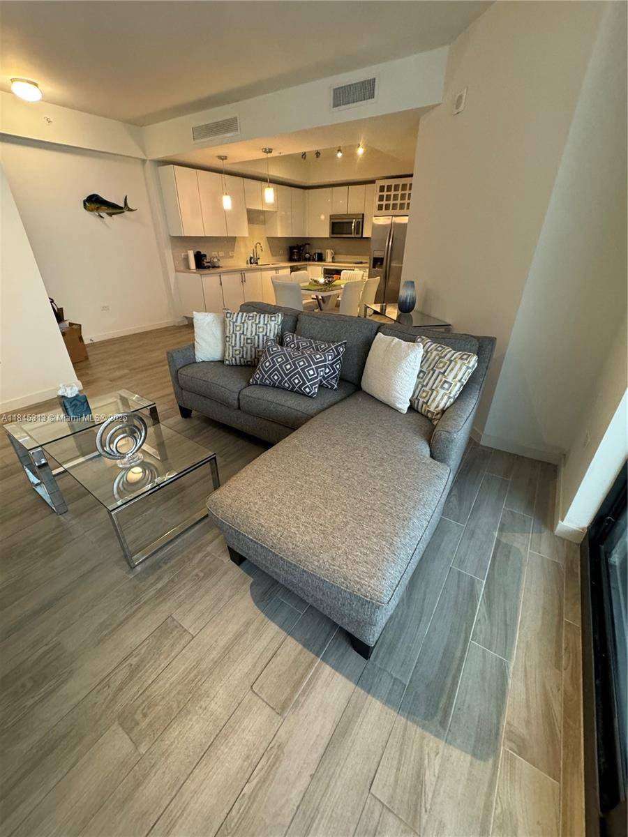 Miami, FL 33130,999 SW 1st Ave #1401