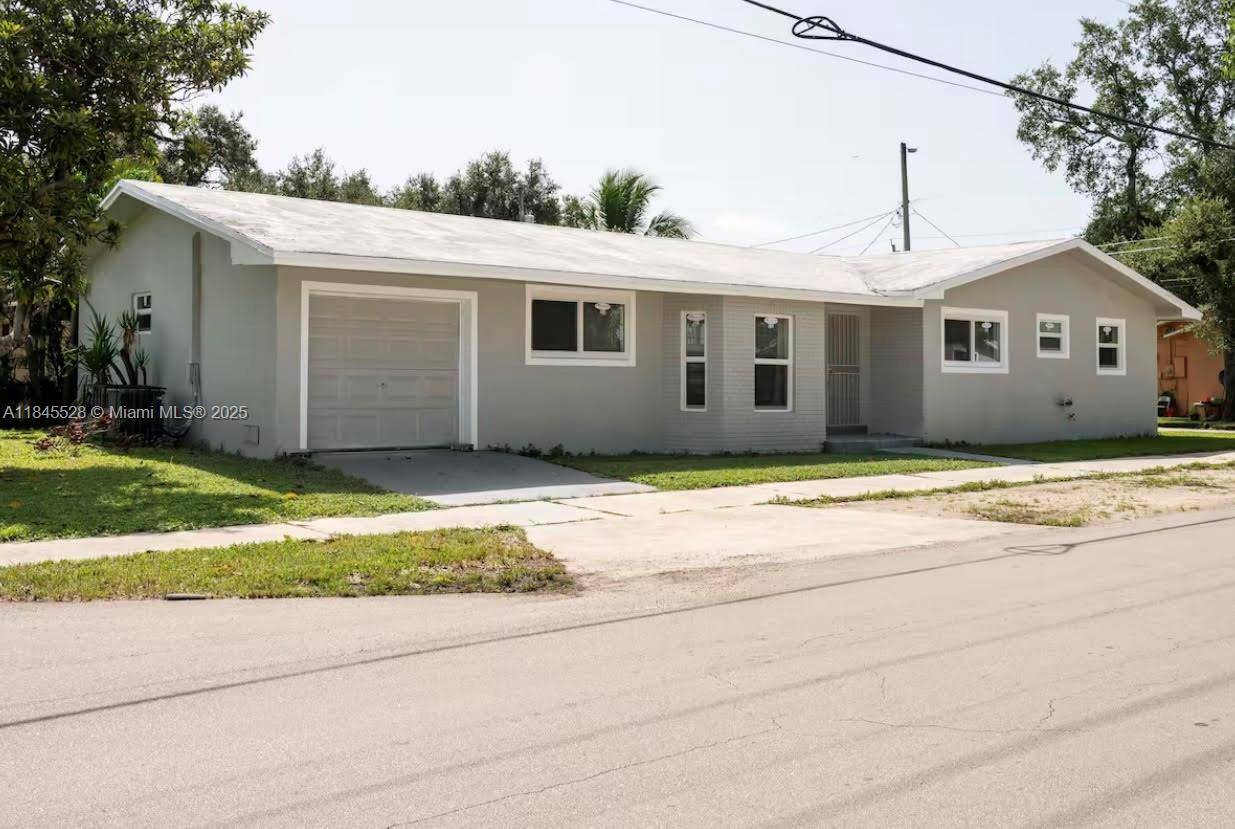 Hollywood, FL 33020,2260 Charleston St