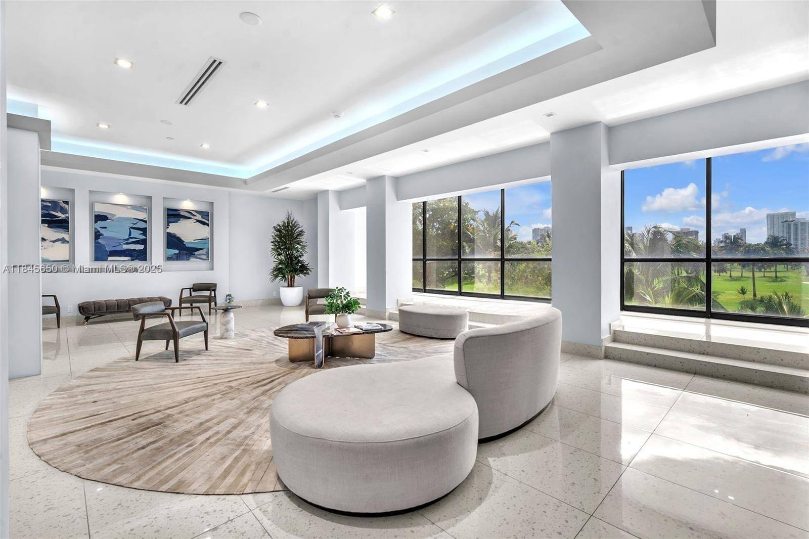 Aventura, FL 33180,20335 W Country Club Dr #206