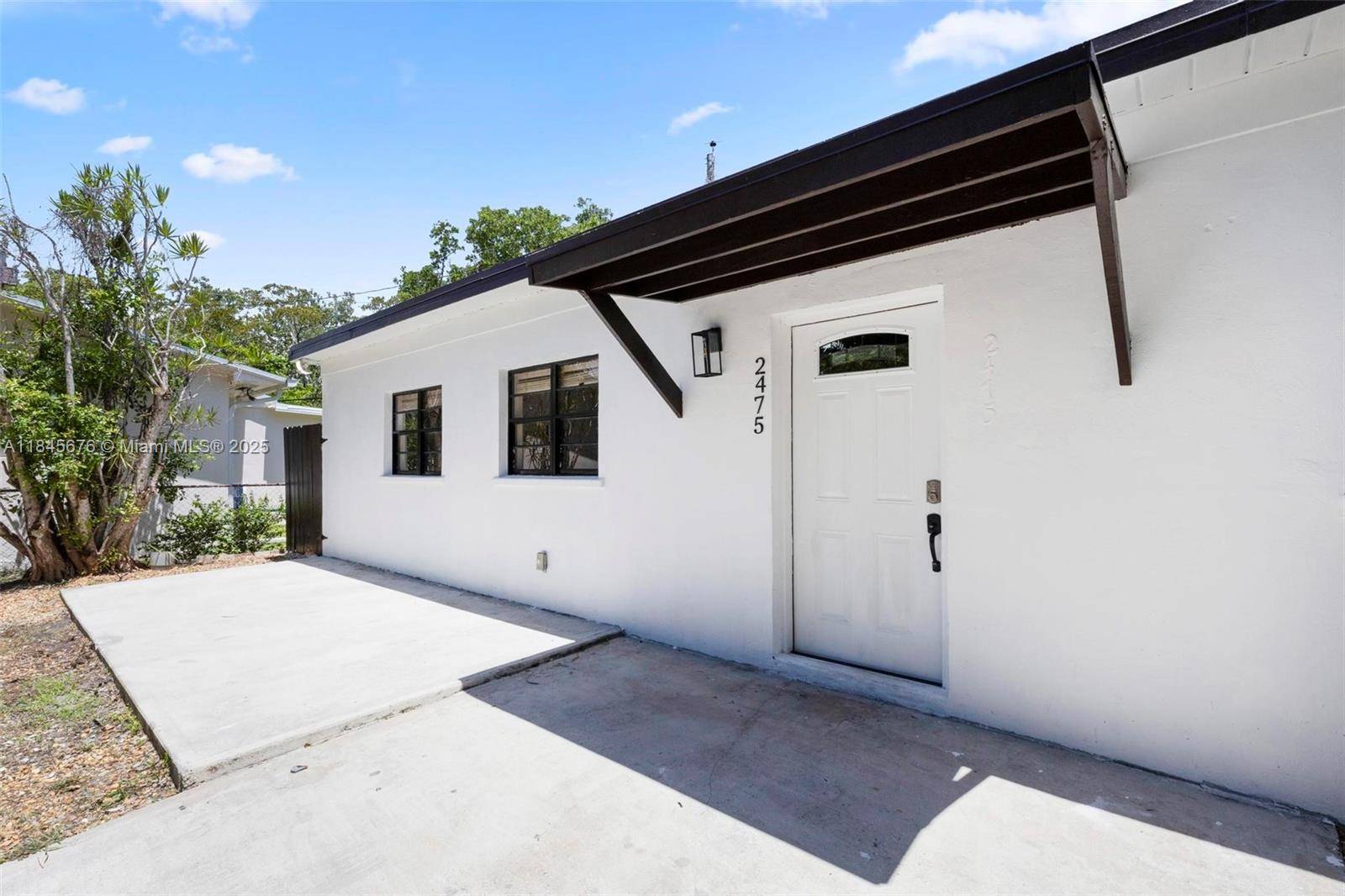 North Miami Beach, FL 33181,2475 NE 137th St
