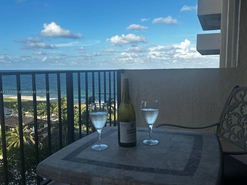 Lauderdale By The Sea, FL 33308,4900 N Ocean Blvd #806