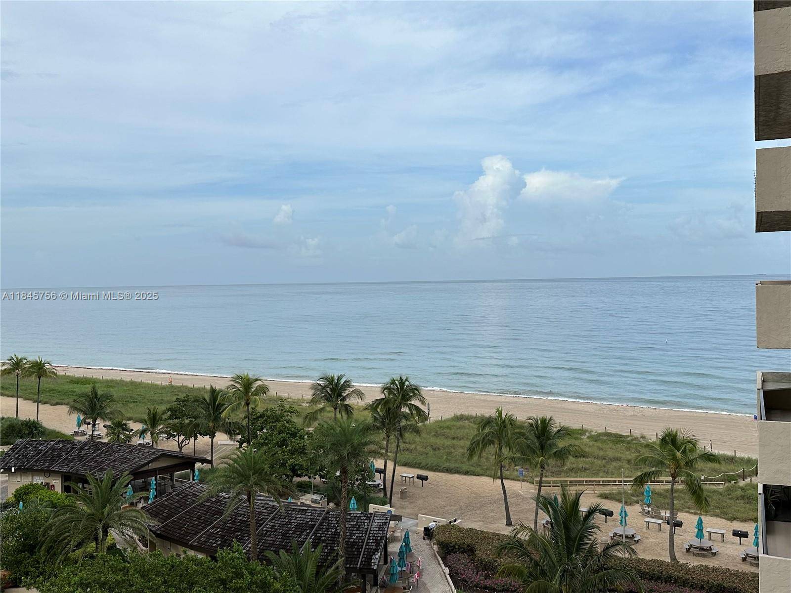 Lauderdale By The Sea, FL 33308,4900 N Ocean Blvd #806