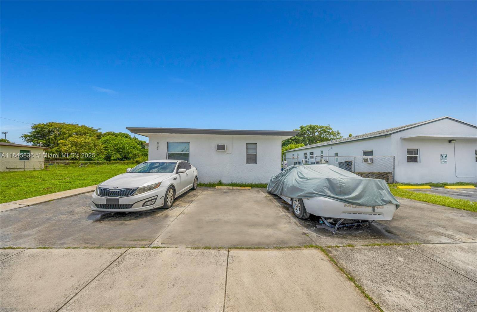 Hallandale Beach, FL 33009,832 NW 10th St