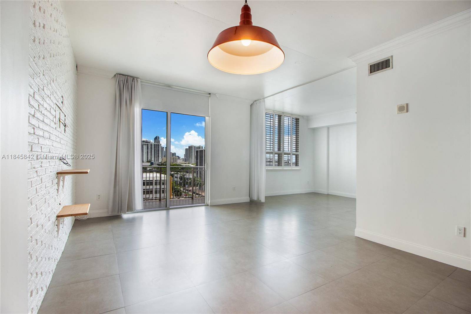 Miami, FL 33137,2275 Biscayne Blvd #806