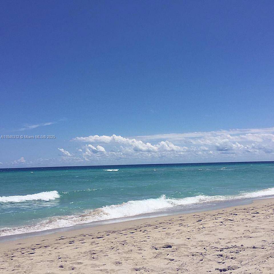 Hollywood, FL 33019,2200 S Ocean Dr #N205