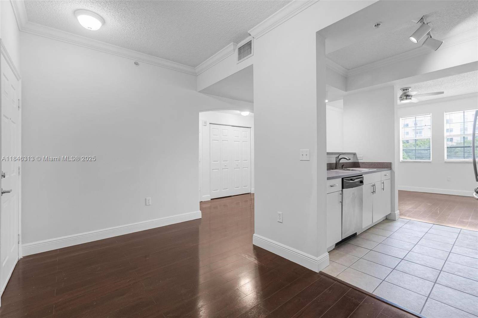 Fort Lauderdale, FL 33301,533 NE 3rd Ave #318