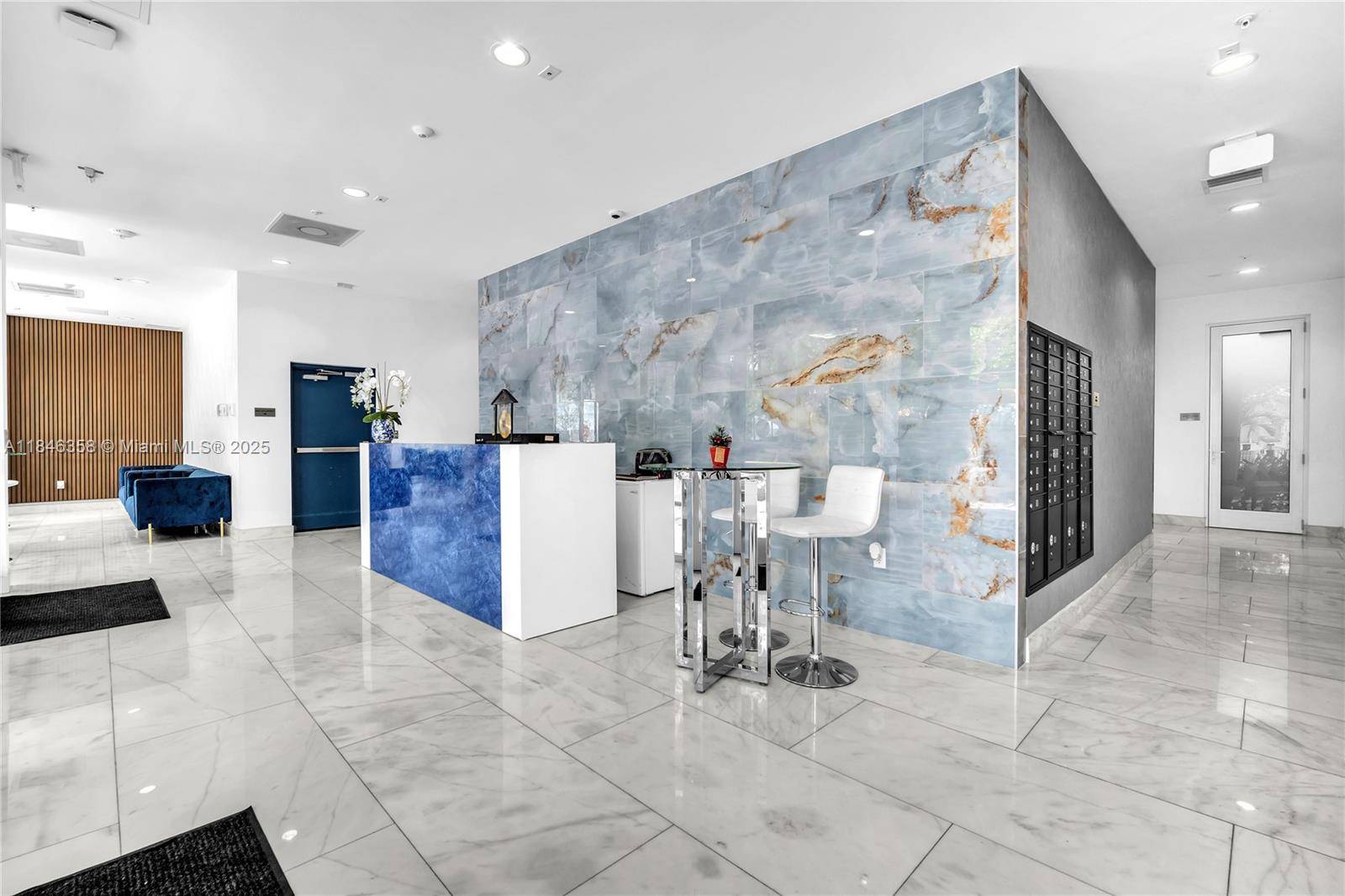 Hollywood, FL 33020,1850 monroe #210