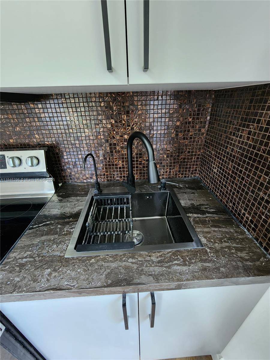 North Miami Beach, FL 33179,1766 NE 183rd St