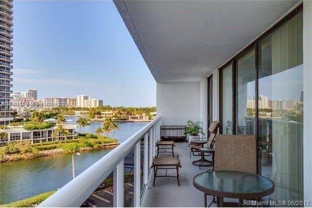 Aventura, FL 33180,20515 E Country Club Dr #1449