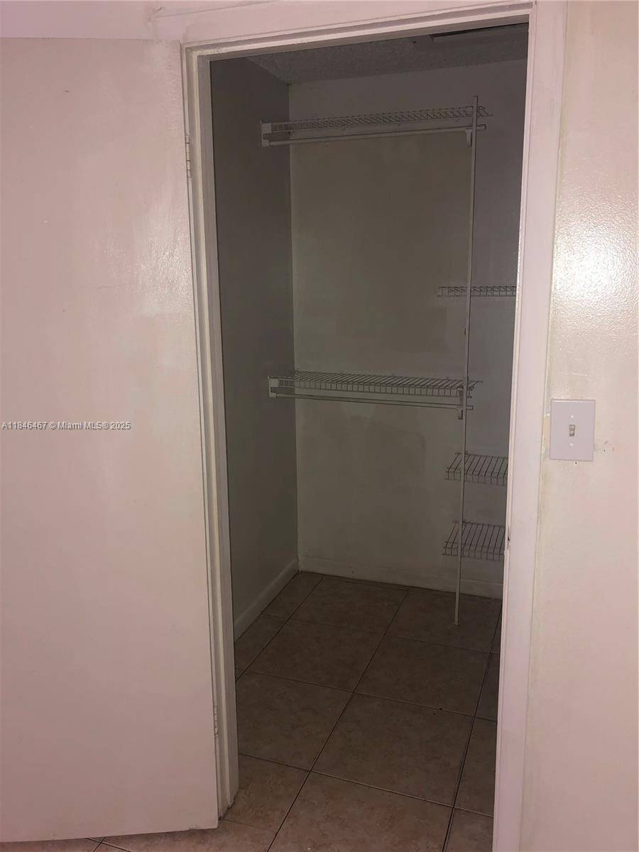 Oakland Park, FL 33334,95 NE 41st St #M199
