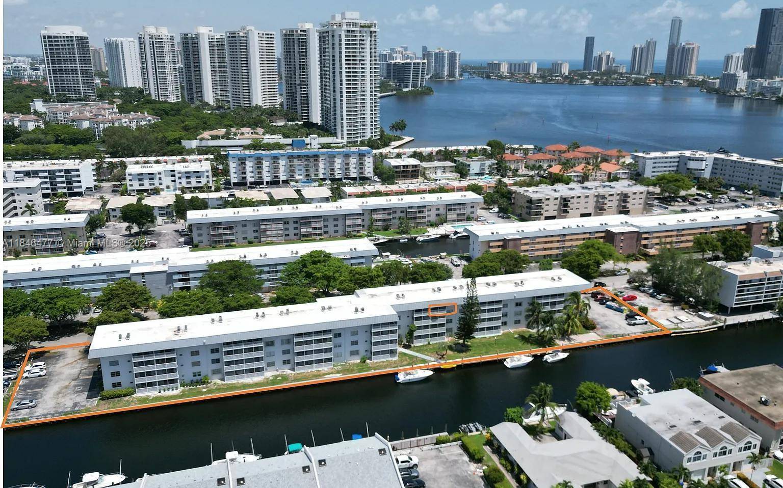 North Miami Beach, FL 33160,3750 NE 169th St #408