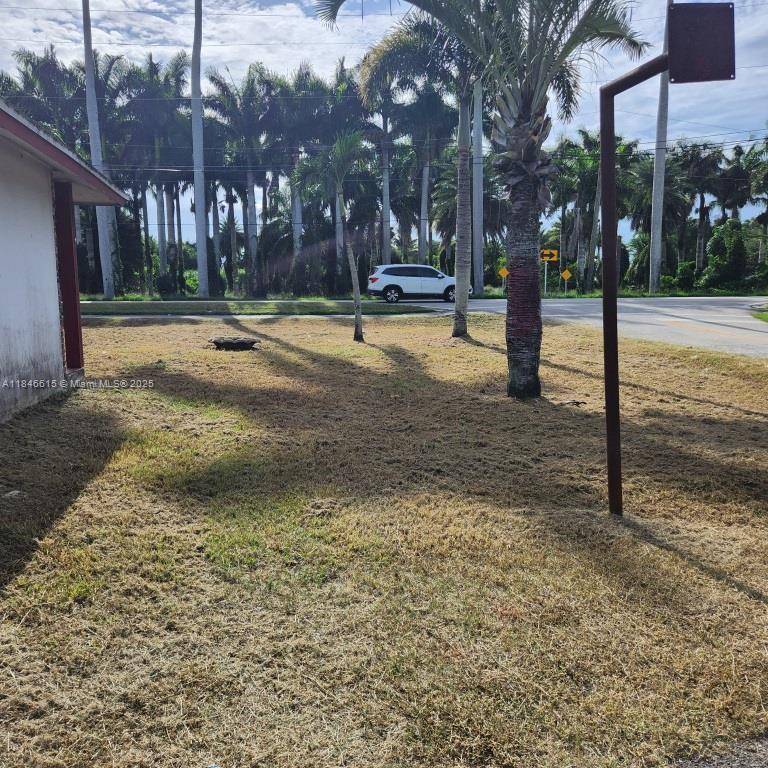 Pahokee, FL 33476,3250 Bacom Point Rd