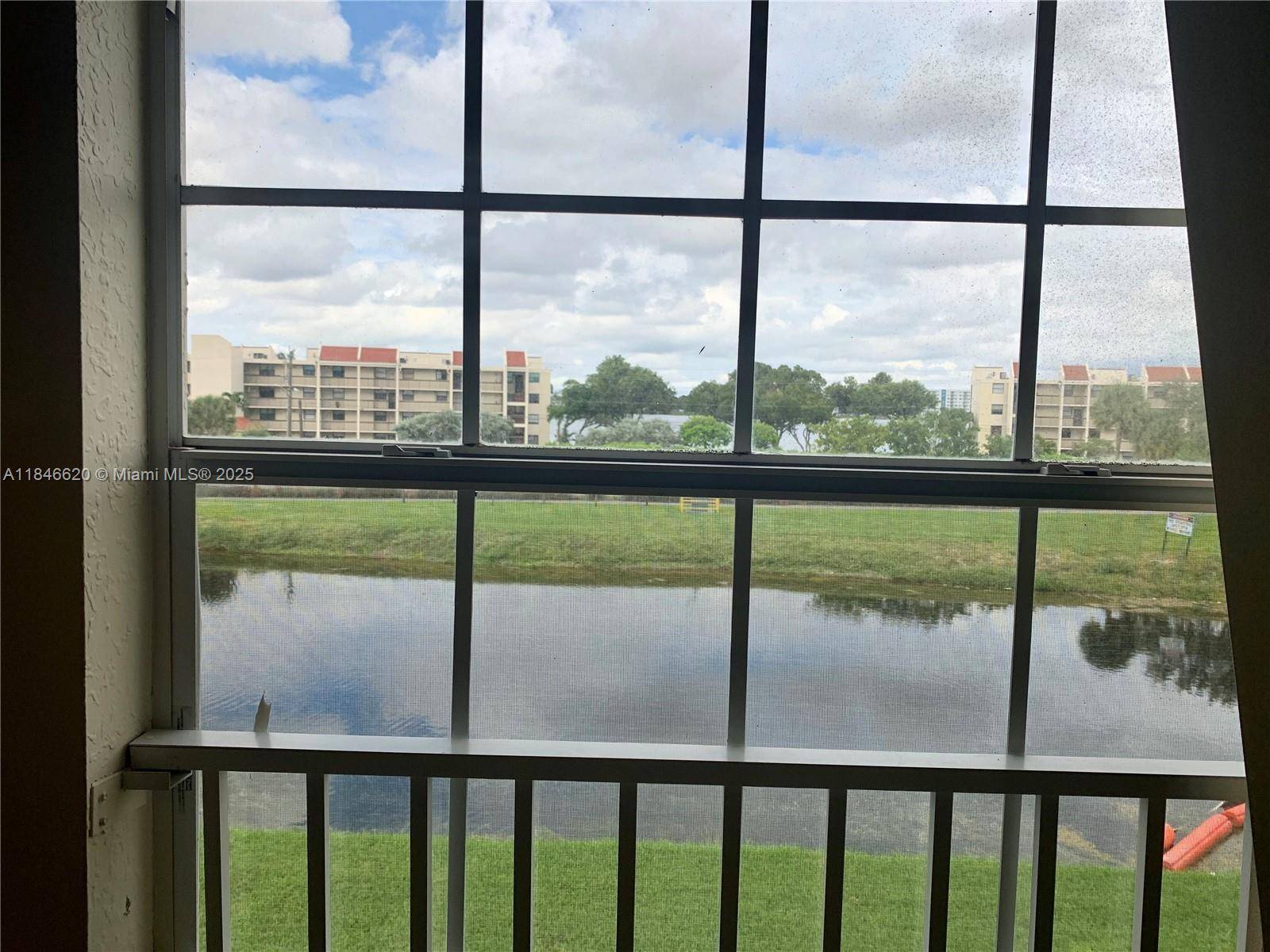 Oakland Park, FL 33309,2841 N Oakland Forest Dr #304