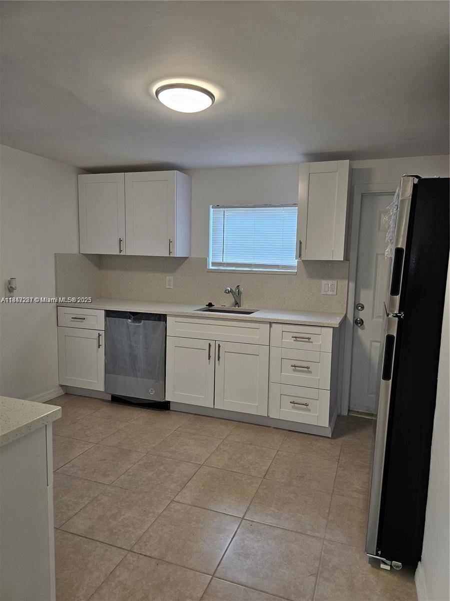 Dania Beach, FL 33004,224 NW 13th Ct