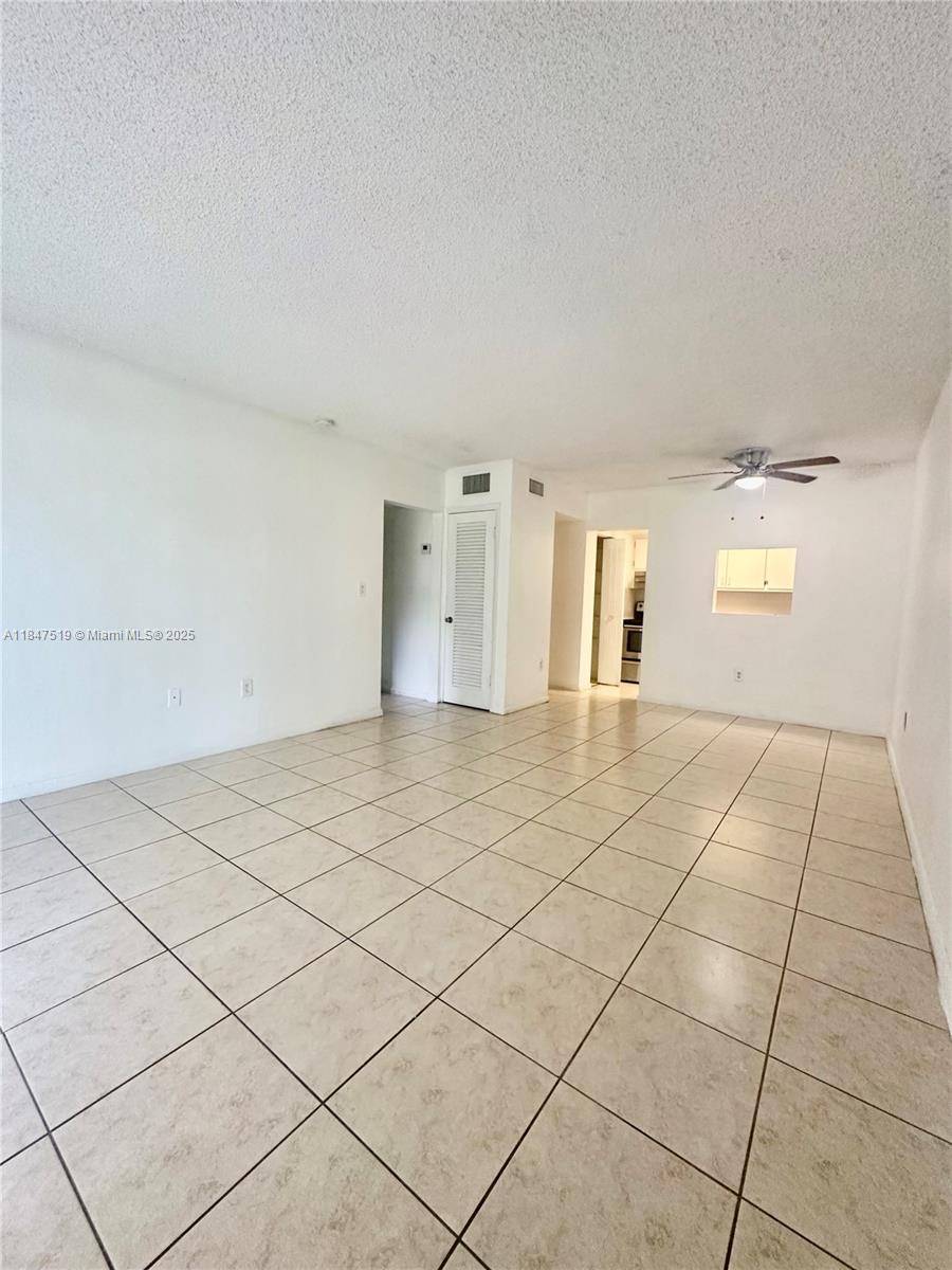 Miami Lakes, FL 33014,6530 Lake Patricia Dr #E13