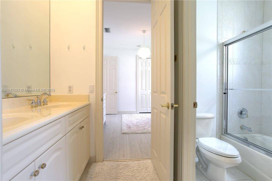 Plantation, FL 33324,Address not disclosed