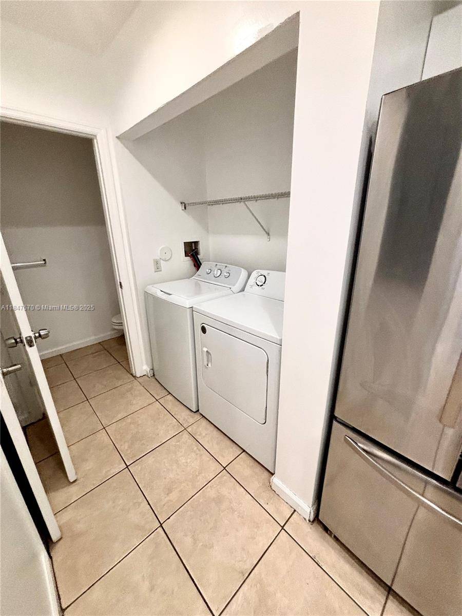 Fort Lauderdale, FL 33311,820 NW 2nd Ave #3