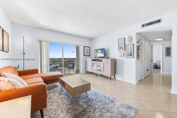 Hollywood, FL 33021,3850 Washington St #910