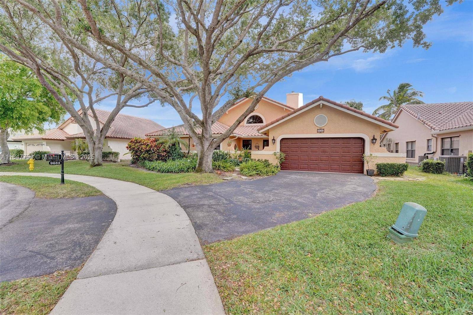 Davie, FL 33328,9682 Ridgecrest Ct