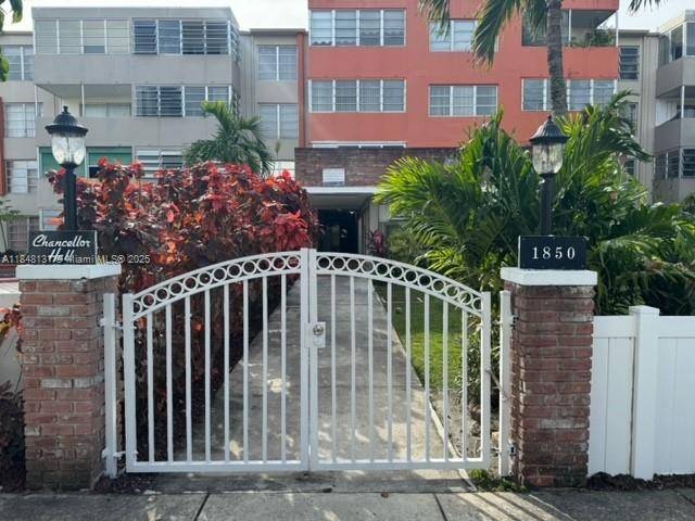 North Miami Beach, FL 33162,1850 NE 169th St #308