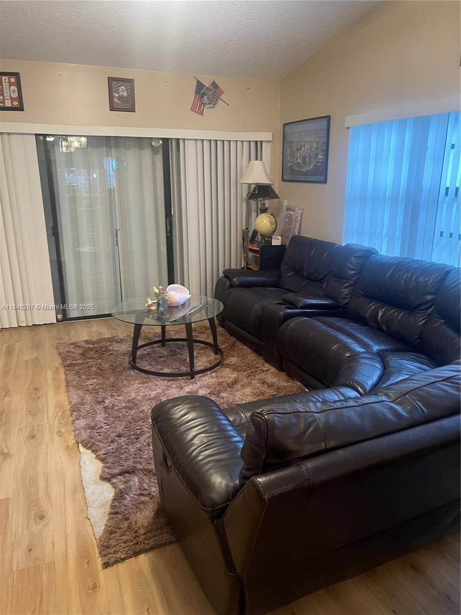 Margate, FL 33063,751 Banks Rd